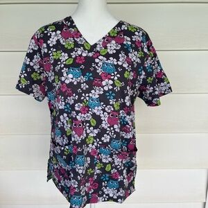 Women’s Small All Heart Owl Print Scrub Top
